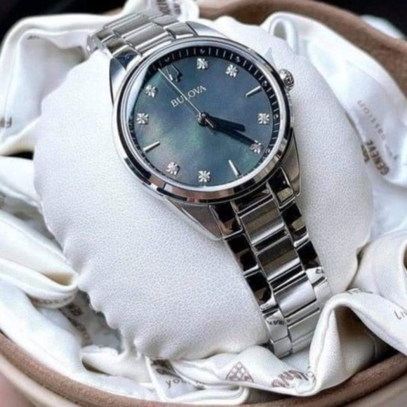 ***NEW*** Bulova Classic Sutton Quartz Diamond Ladies Watch - Picture 7 of 16